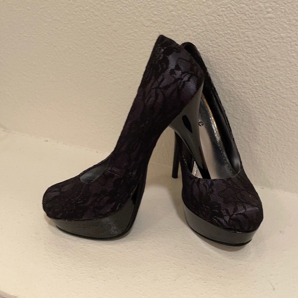 Black lace 5” Dollhouse Platform Heels